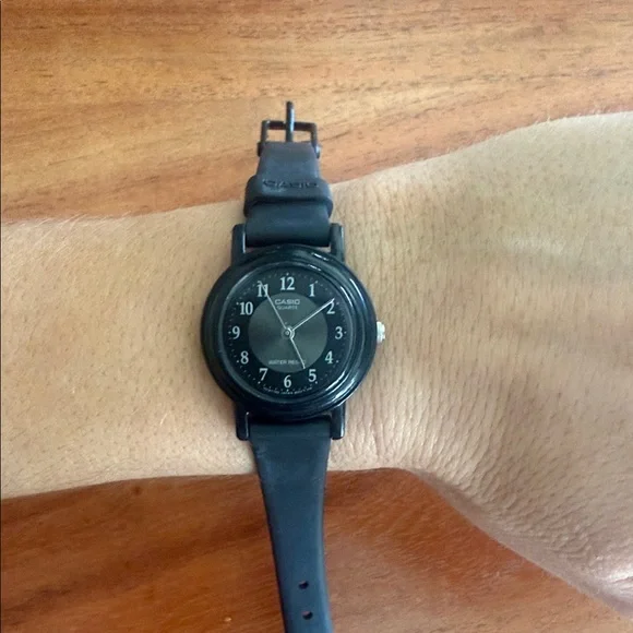 Casio Mini Classic Black Watch for nurses - Picture 2 of 2